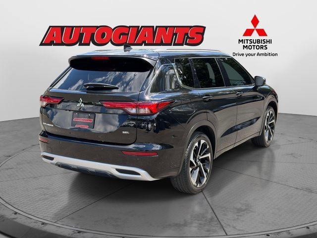 Used 2022 Mitsubishi Outlander SEL AWD/4WD image 2