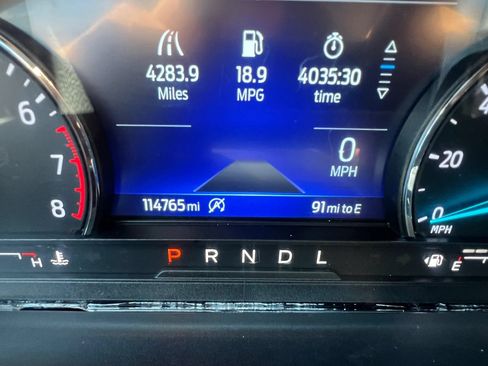 Used 2021 Ford Explorer Limited w/ Equipment Group 301A AWD/4WD image 18