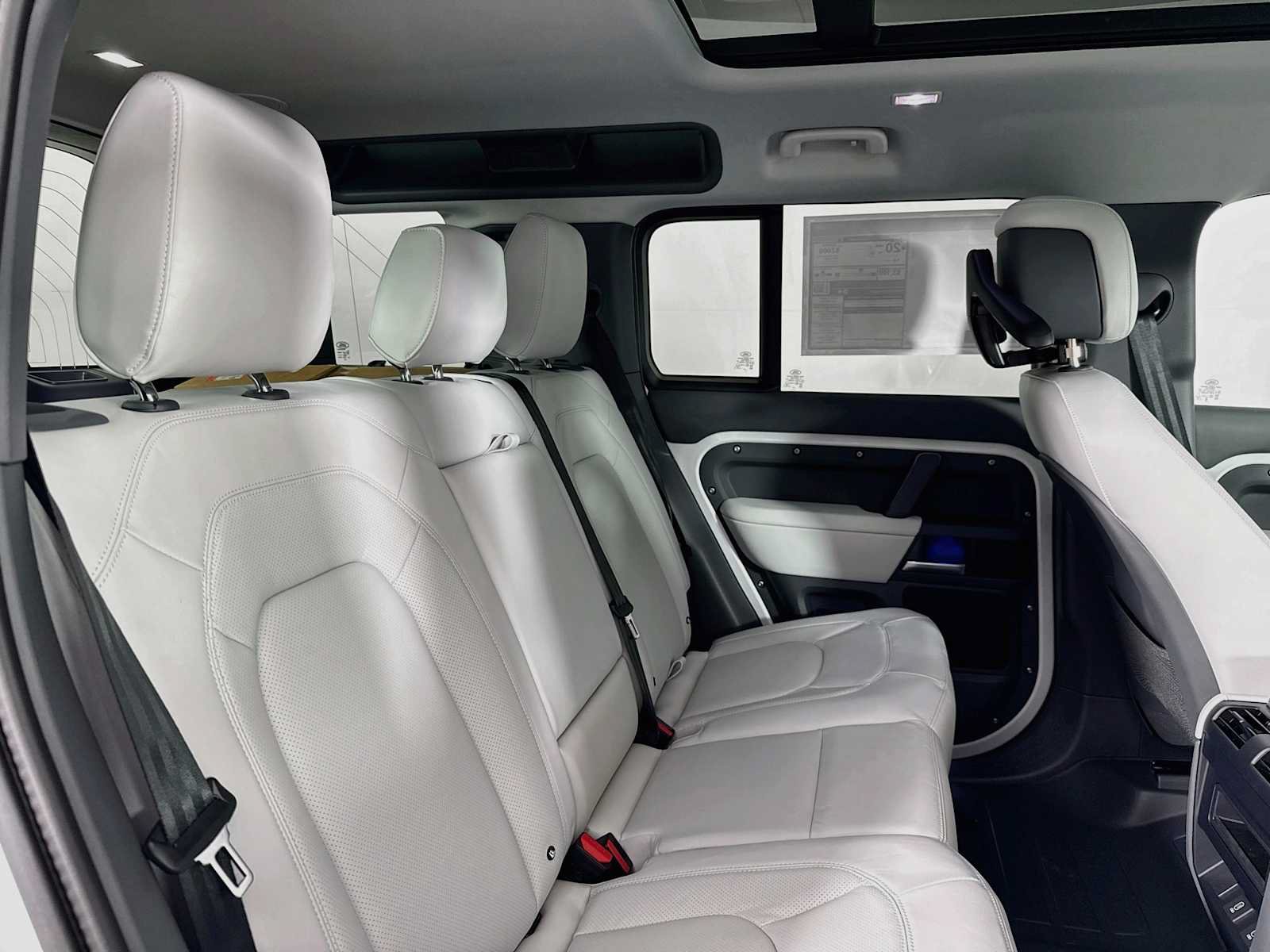 New 2026 Land Rover Defender 110 X-Dynamic SE AWD/4WD image 26