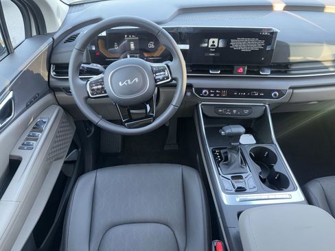 New 2026 Kia Carnival EX FWD image 13