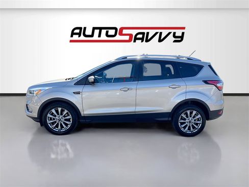 Used 2017 Ford Escape Titanium image 4