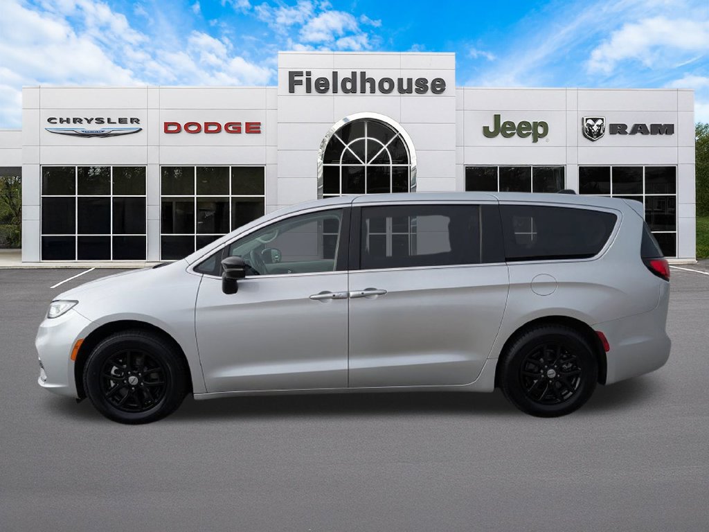 Used 2024 Chrysler Pacifica Touring-L FWD image 21