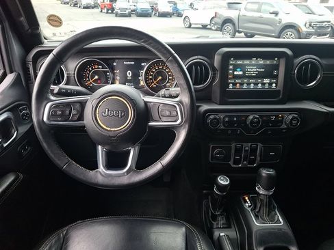 Used 2018 Jeep Wrangler Unlimited Sahara w/ Cold Weather Group AWD/4WD image 11