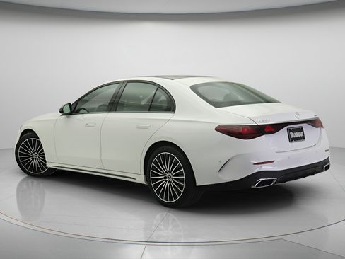 New 2026 Mercedes-Benz E 450 4MATIC Sedan image 2