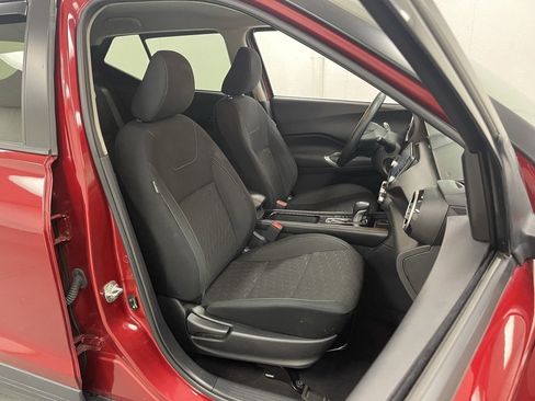 Used 2023 Nissan Kicks SV image 11