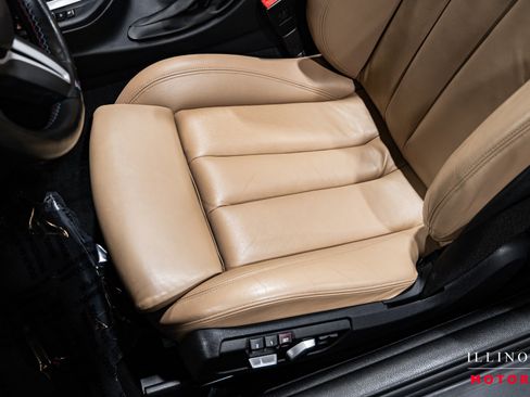 Used 2016 BMW M4 Convertible image 18