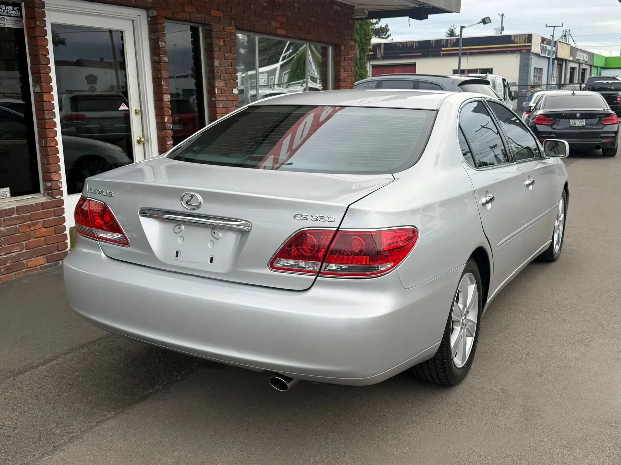 Used 2005 Lexus ES 330 FWD image 3