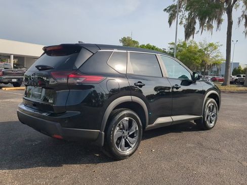 Certified 2026 Nissan Rogue SV FWD image 4