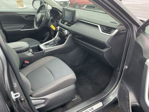 Certified 2022 Toyota RAV4 LE image 24