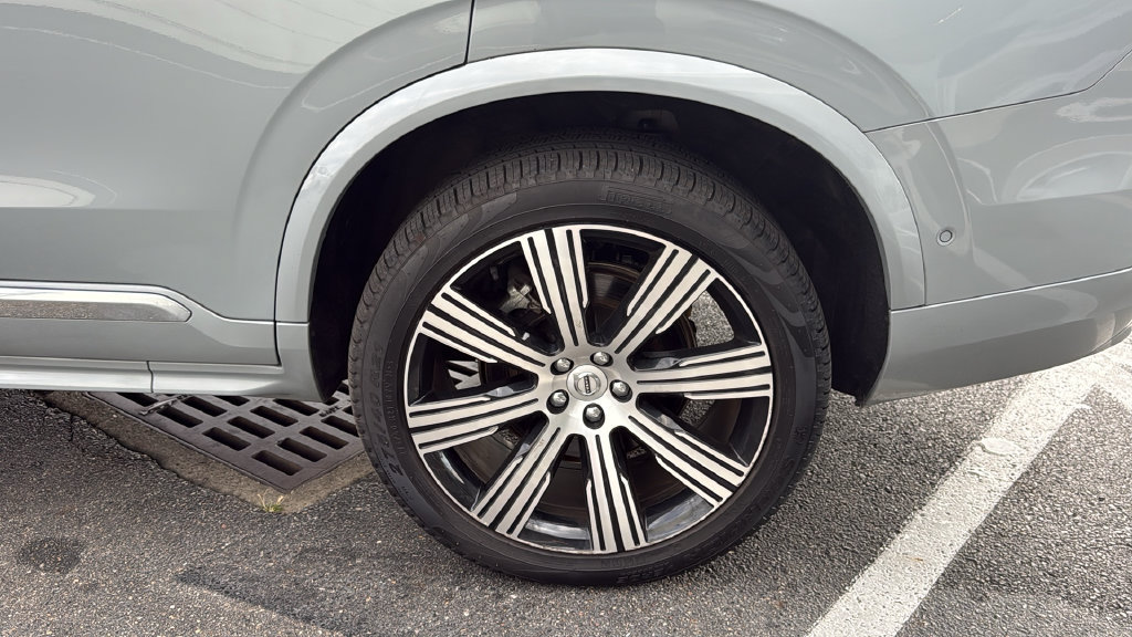 Certified 2025 Volvo XC90 T8 Plus AWD/4WD image 28