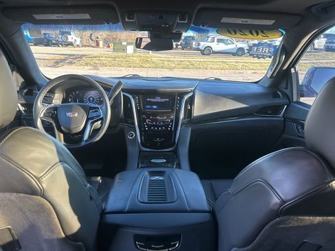 Used 2020 Cadillac Escalade Platinum image 19
