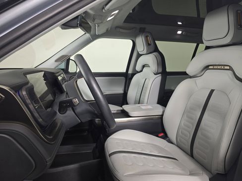 Used 2024 Rivian R1S Adventure AWD/4WD image 20