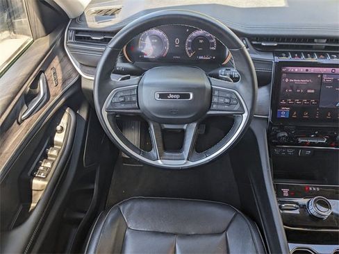 Used 2022 Jeep Grand Cherokee L Limited w/ Black Appearance Package image 13