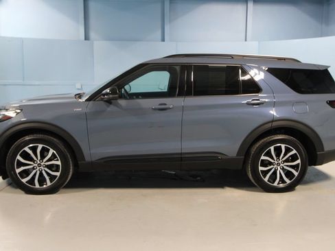 Used 2025 Ford Explorer ST-Line AWD/4WD image 31