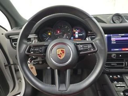 Used 2023 Porsche Macan AWD/4WD image 5