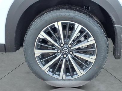 New 2026 Nissan Pathfinder Platinum w/ Cargo Package