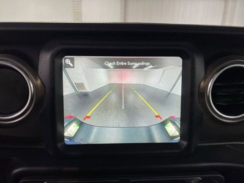 Used 2022 Jeep Gladiator Rubicon w/ Cold Weather Group image 14