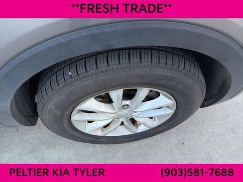 Certified 2018 Kia Sorento LX image 13