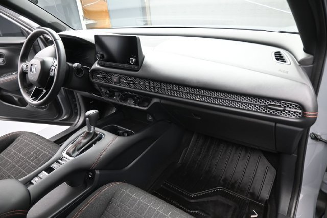 Used 2025 Honda HR-V Sport image 16