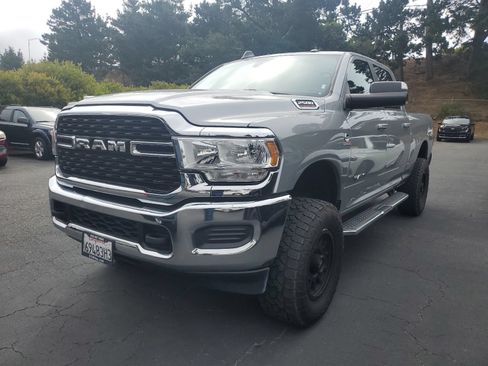 Used 2022 RAM 2500 Big Horn AWD/4WD image 3
