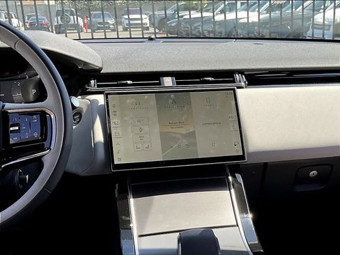 New 2025 Land Rover Range Rover Velar Dynamic SE image 9