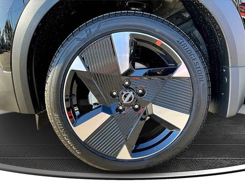 New 2026 Nissan Kicks SR image 13