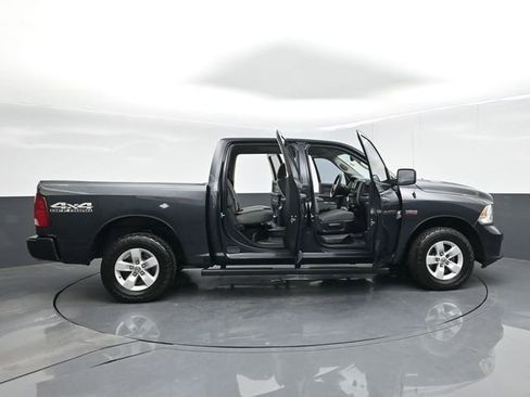 Used 2018 RAM 1500 Express AWD/4WD image 67