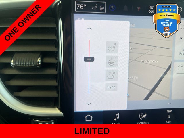 Used 2025 Chrysler Pacifica Limited FWD image 30
