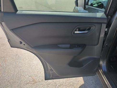 Used 2025 Nissan Rogue SV AWD/4WD image 27