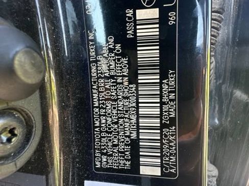 Used 2018 Toyota C-HR XLE FWD image 28