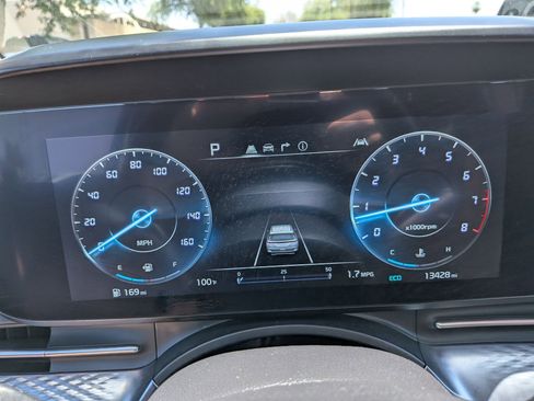 Used 2024 Kia Carnival SX Prestige FWD image 17