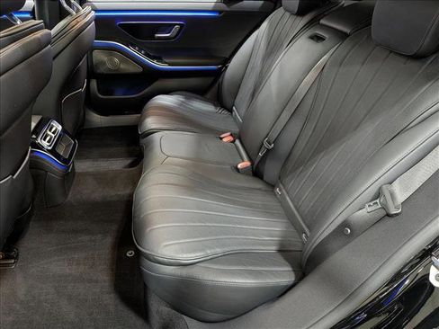 Used 2022 Mercedes-Benz S 500 4MATIC w/ AMG Line Package image 20