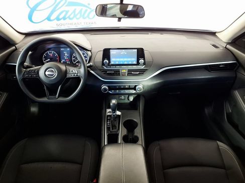 Used 2024 Nissan Altima 2.5 S FWD image 15