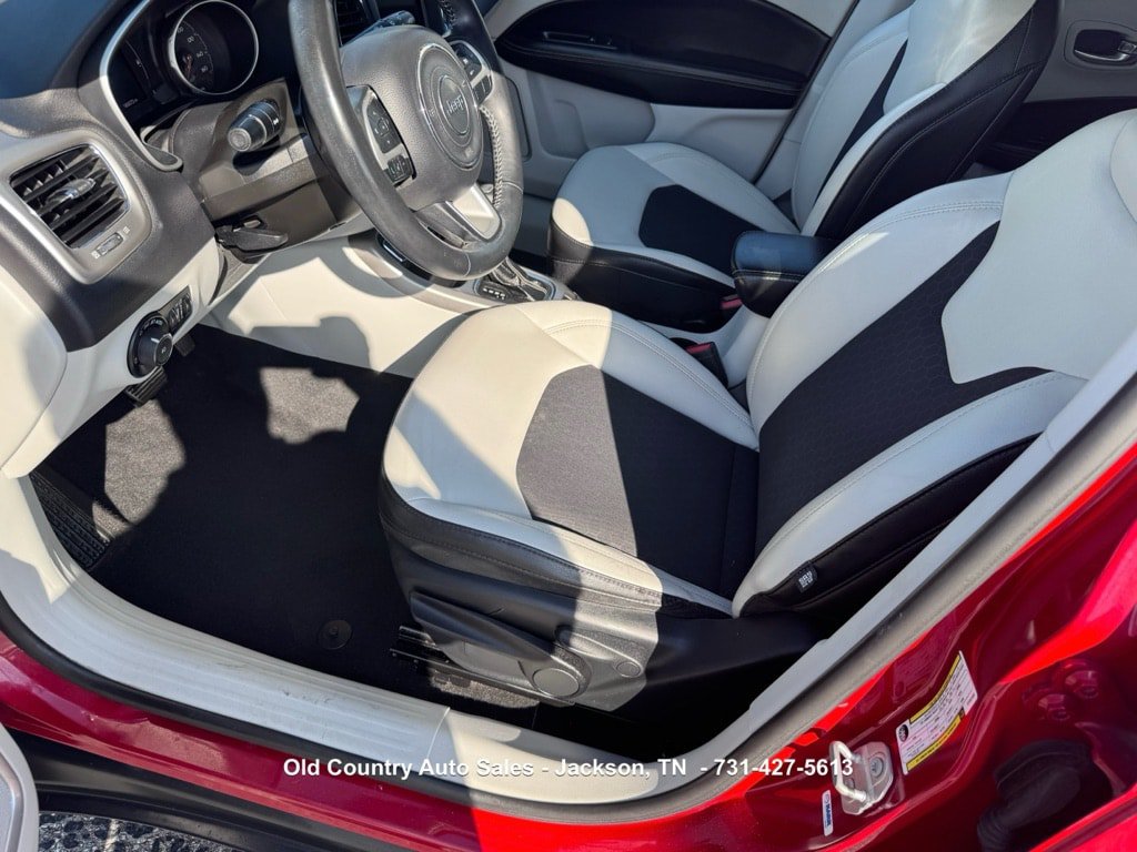 Used 2019 Jeep Compass Latitude FWD image 24