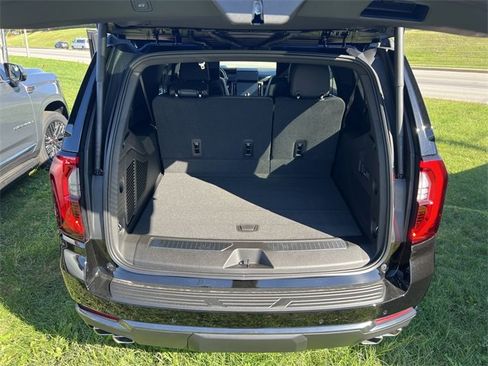 New 2026 GMC Yukon XL AT4 w/ AT4 Premium Plus Package image 13