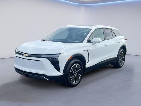 Used 2024 Chevrolet Blazer EV LT AWD/4WD image 2