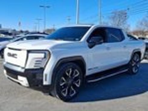 Used 2025 GMC Sierra EV Denali image 5