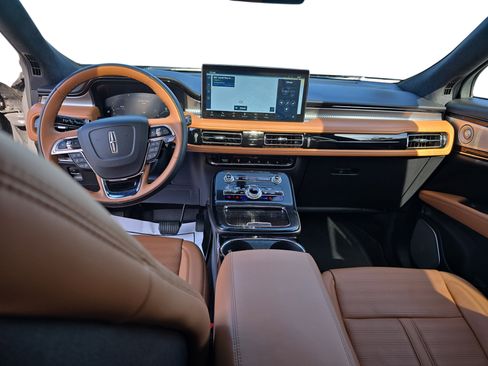 Certified 2023 Lincoln Nautilus Black Label w/ Class II Trailer Tow Package image 9