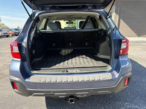 Used 2018 Subaru Outback 2.5i Limited AWD/4WD image 9
