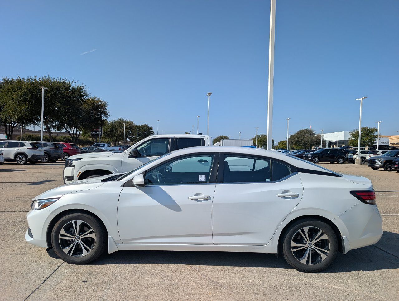 Used 2021 Nissan Sentra SV FWD image 3