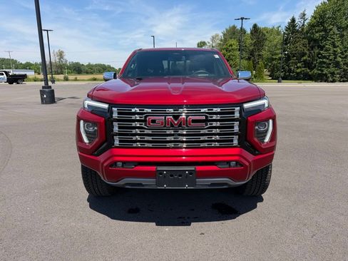 Used 2025 GMC Canyon Denali AWD/4WD image 2