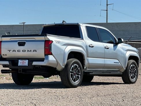 Used 2024 Toyota Tacoma TRD Off-Road image 4