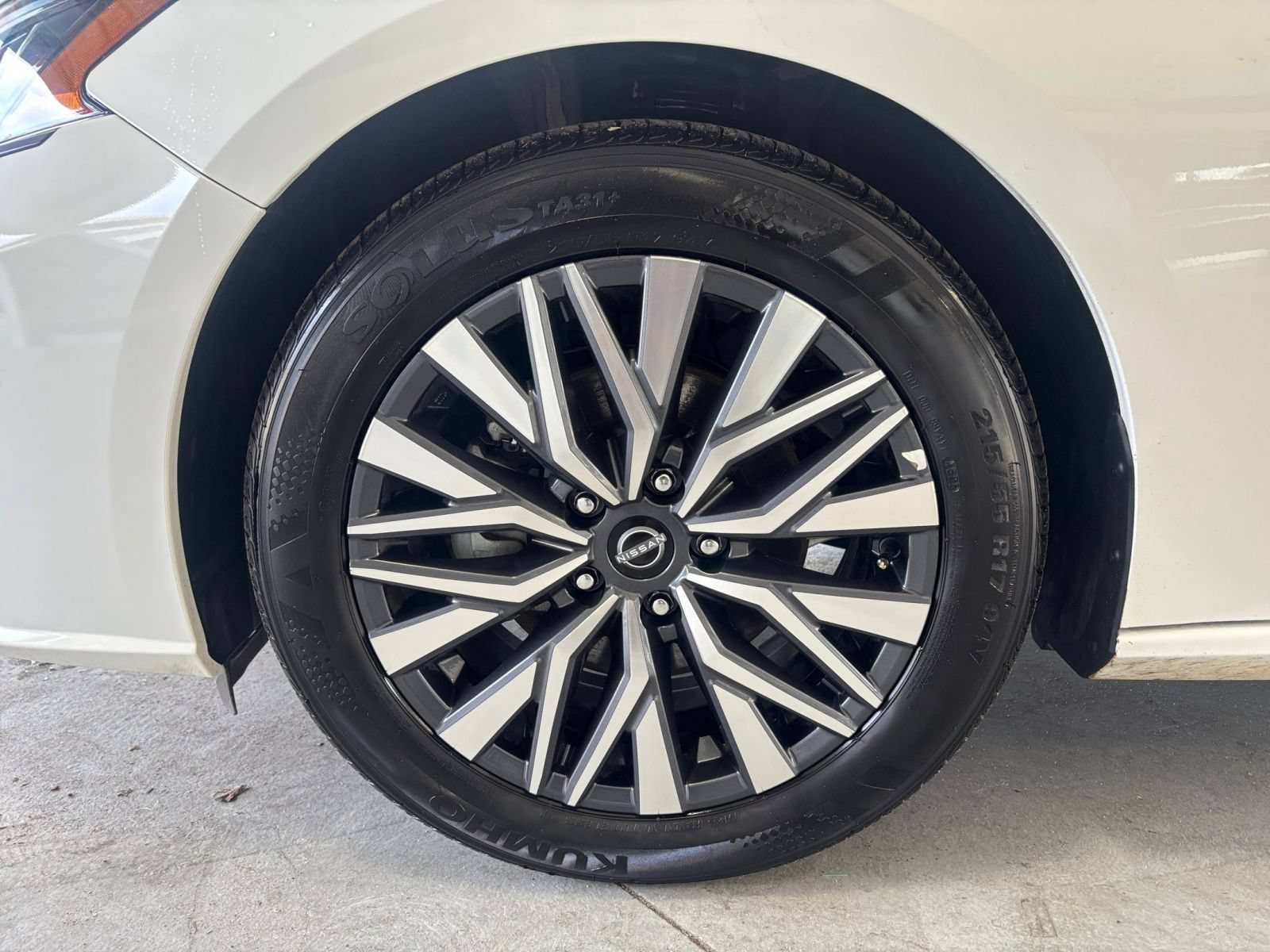 Used 2026 Nissan Altima 2.5 SV FWD image 29