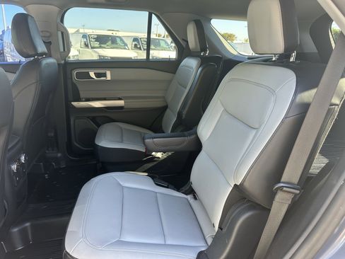 Used 2021 Ford Explorer XLT w/ Equipment Group 202A image 34