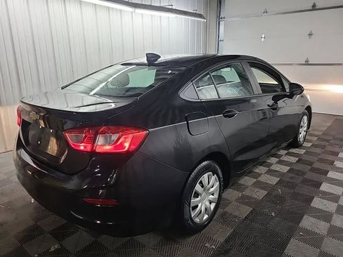 Used 2018 Chevrolet Cruze LS image 3