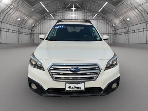 Used 2017 Subaru Outback 2.5i Premium image 11