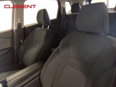 Used 2023 Nissan Rogue S image 31