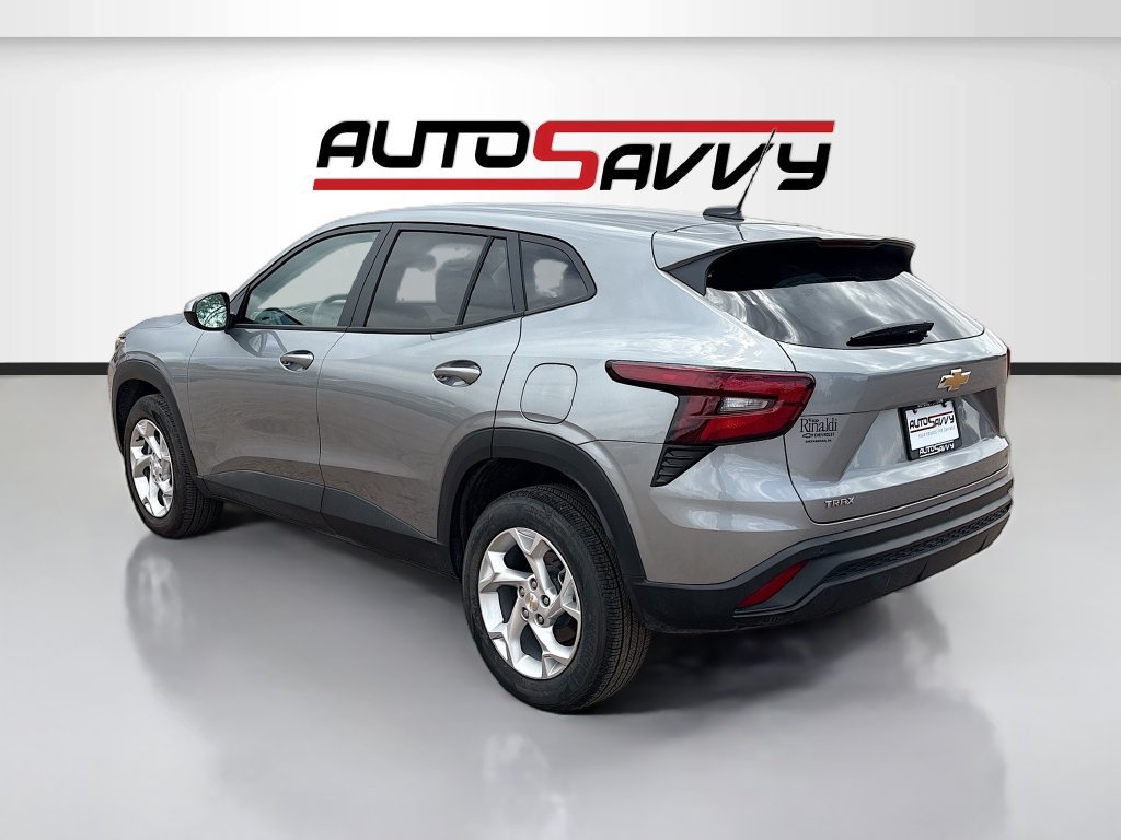 Used 2026 Chevrolet Trax LS w/ LS Convenience Package FWD image 5