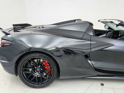 Used 2024 Chevrolet Corvette Z06 w/ Stealth Interior Trim Package image 7