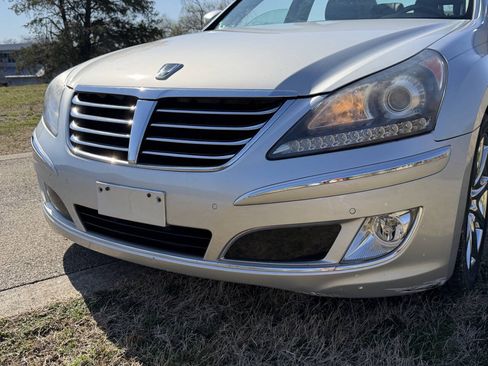 Used 2012 Hyundai Equus Signature RWD image 24